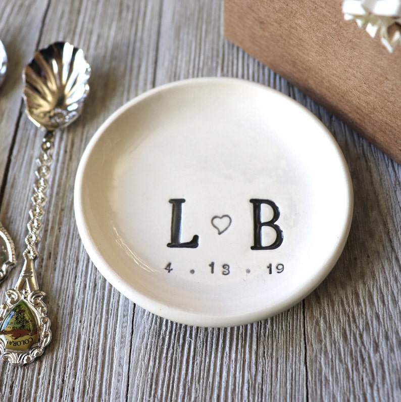 Wedding Ring Dish, Ring Holder, Engagement Gift, Bridal Shower Gift, Unique Engagement Gift, Ring Dish, Personalized Gift, Monogram Dish 画像 7