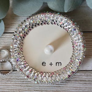 Verlobungsringschale, Strasssteine, personalisierte Schmuckschale, Keramikringschale, Ringständer mit Initialen, Geschenkbox