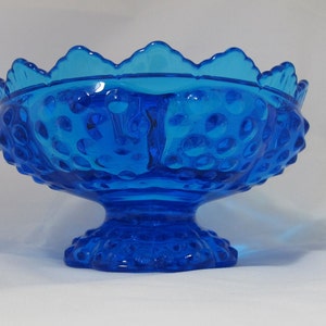 Vintage Fenton Blue Hobnail Glas Herzstück Schüssel/Kerzenständer Hochzeit Dekor etwas Blaues