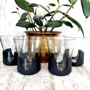 Vintage MCM Corning Black Glas-Snap Set of 4 Glasses. Set of 4. MCM Glassware. Wine glasses. MCM home.