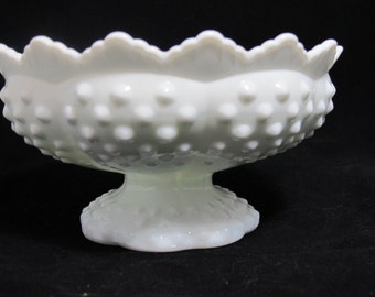 Candelabro de vidrio lechoso o jarrón de vidrio lechoso con forma de hobnail de Fenton vintage, decoración para bodas, buffet de dulces