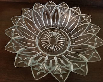 Vintage Boho Clear Floral Petal Pattern Bowl. Federal Glass.