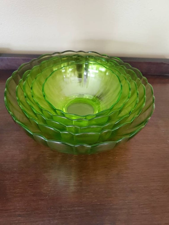 Vintage Set Of 5 Lime Green Nesting Bowls With Scalloped Edge Etsy