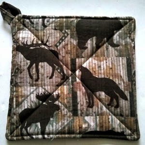 Rustic Wildlife Potholder or Hot Pad with Hanging Loop - Moose, Bears, Lodge Decor