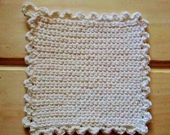 Double-Thick Crocheted Cotton Potholder: Ivory Scalloped Trivet