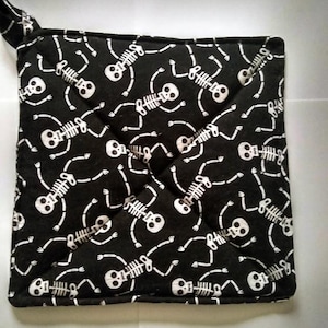 Halloween Skeleton Potholder or Hot Pad with Hanging Loop - Halloween Potholder/Halloween Decor