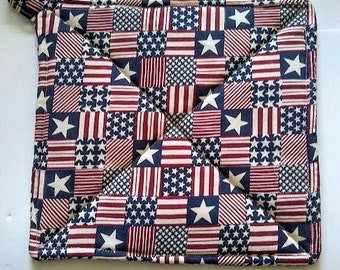 Patriotic Patchwork Fourth of July Potholder or Hot Pad with Hanging Loop - July 4th Potholder, July 4th Decor, Patriotic Potholder
