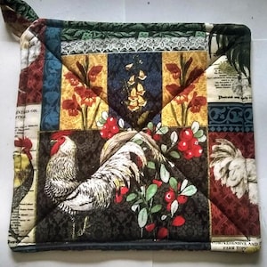 Country Farm Rooster Patchwork Potholder or Hot Pad with Hanging Loop - Rooster Potholder, Kitchen Decor, Farm Decor, Rooster Decor