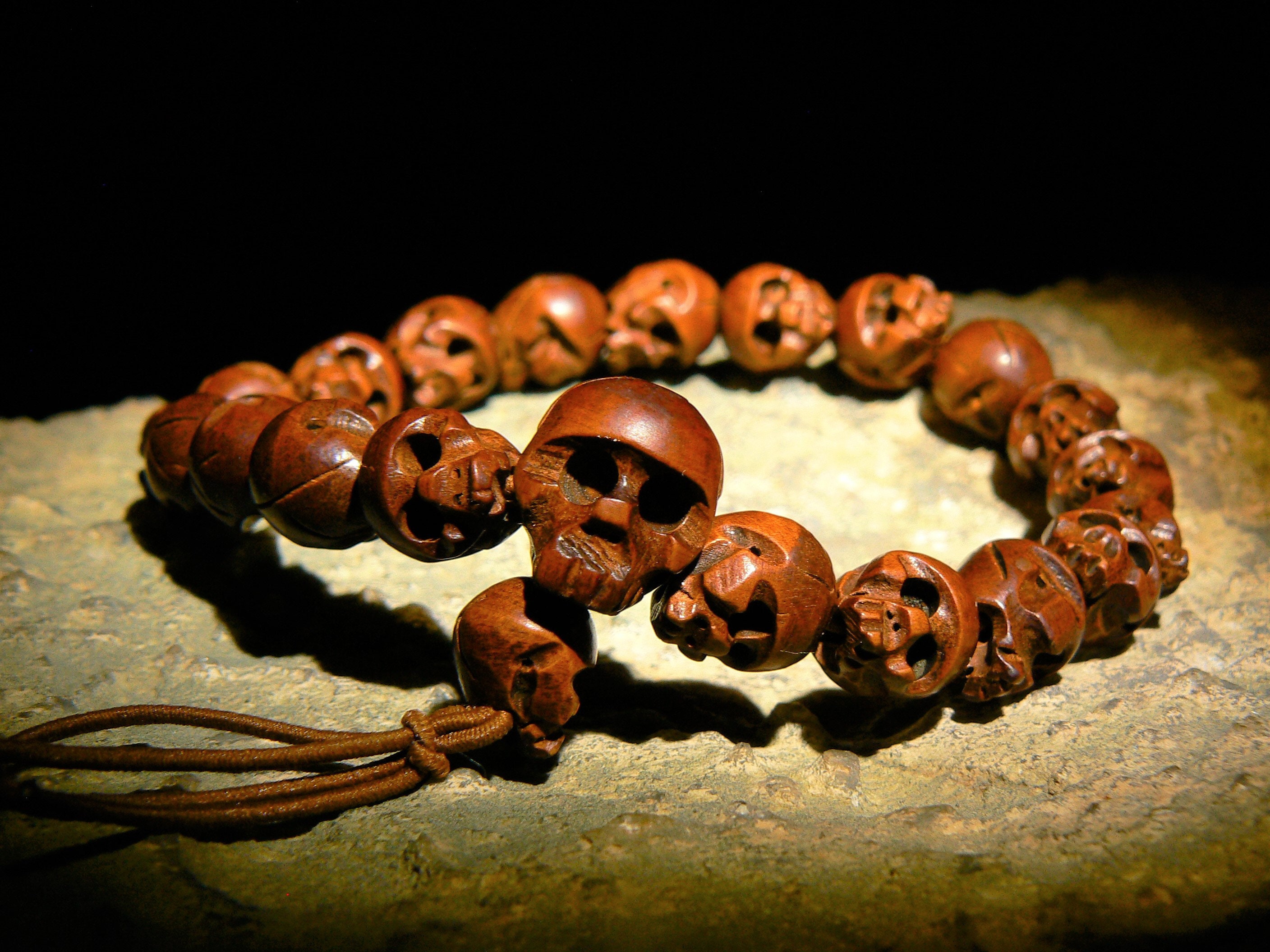 Hand Carved Skull Bracelet Macrame Style - Etsy Norway | Skull bracelet,  Skull carving, Beaded skull