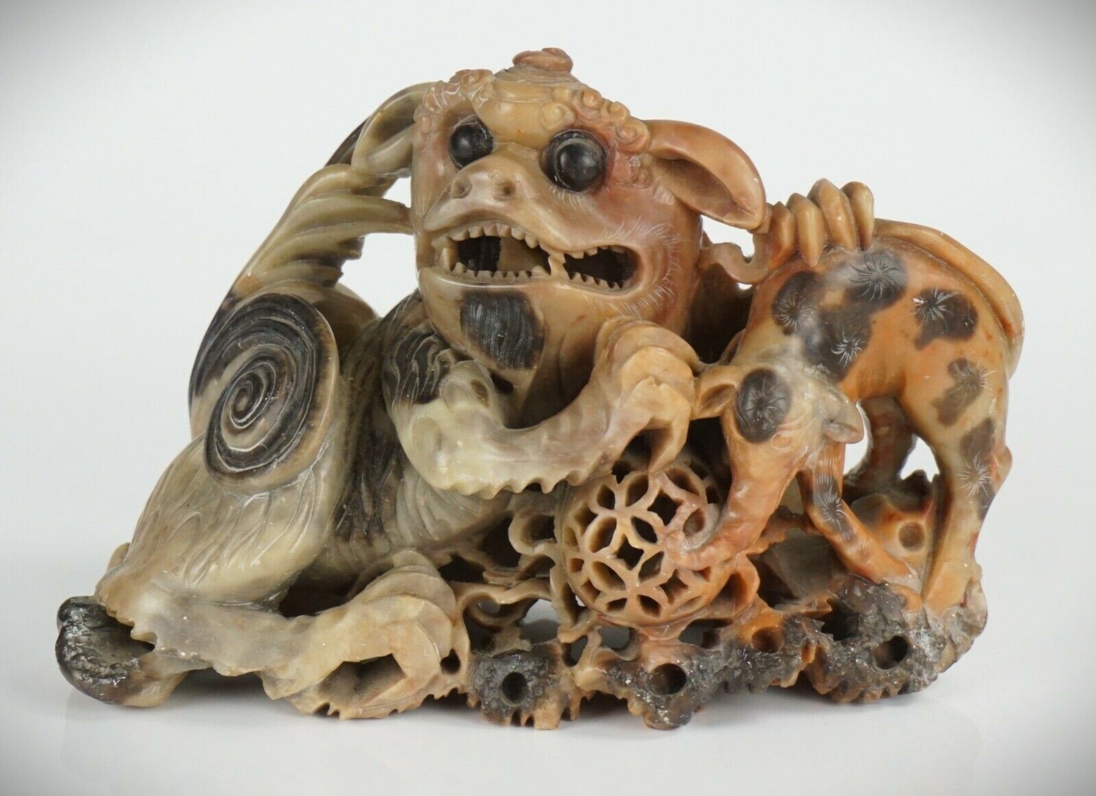 アンティークの大きな獅子と象の翡翠彫刻 7985カラット、家宝、izida