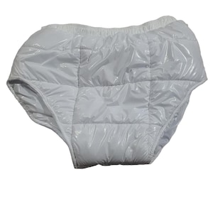 Hochglänzender Nylon Slip mit Kontrastfutter