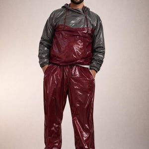 Vinröd & Antracitgrå Glansig Nylon Träningsoverall