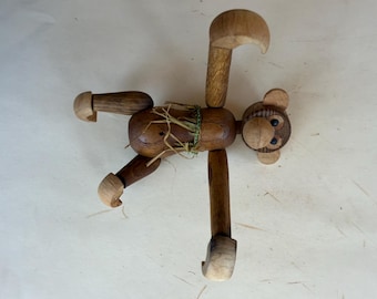 singe en bois