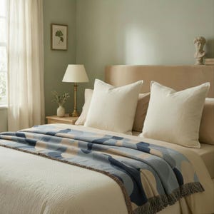 Manta tejida con forma orgánica abstracta, moderna, geométrica, azul marino, crema, decoración minimalista, acogedora manta para sofá, regalo de inauguración de la casa