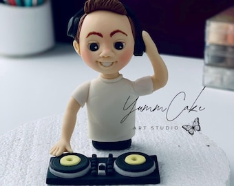 Personalized DJ Cake Topper for Boy Birthday – Handmade Edible Fondant Music Cake Decoration with Headphones & DJ Console