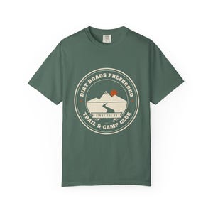Camiseta Dirt Roads Preferred Camp Club, Camiseta Vintage Overlanding Badge, Camiseta 100% algodón Comfort Colors, Merchandising de Channel imagen 6