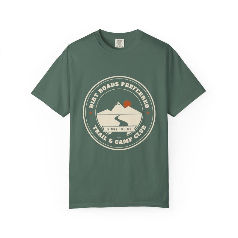 Camiseta Dirt Roads Preferred Camp Club, Camiseta Vintage Overlanding Badge, Camiseta 100% algodón Comfort Colors, Merchandising de Channel imagen 6