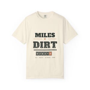 T-shirt « Miles of Dirt », motif compteur kilométrique rétro, idéal pour les voyages en tout-terrain et sur les chemins de terre, 100 % coton, couleurs confortables image 3