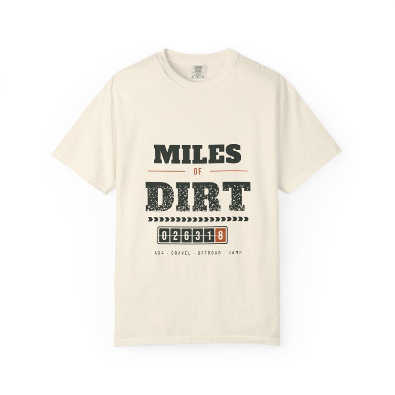 T-shirt « Miles of Dirt », motif compteur kilométrique rétro, idéal pour les voyages en tout-terrain et sur les chemins de terre, 100 % coton, couleurs confortables image 3