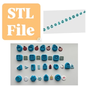 Op de afbeelding: Een verzameling blauwe plastic koekjesvormen en de bijbehorende klei- of fondantvormen, met schoolthema's zoals appels, wiskundige symbolen, kleurpotloden, linialen en een A+ cijfer. Bevat een perzikkleurig vierkant met de tekst STL File.