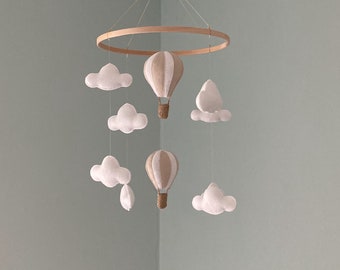 Unisex Nursery Mobile Hanger Natural Beige Hot Air Balloons White Clouds Boy Girl Hanging Decoration New Baby Shower Gift Gender Neutral