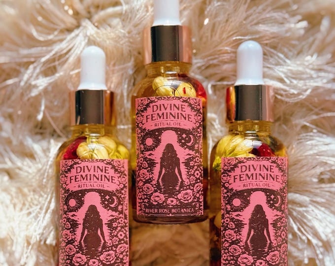 Divine Feminine Ritual Oil 1oz | Pina Colada Scent | Rose Quartz + Garnet | Goddess Energy, Magnetism, Beauty Evil Eye Ward, Intuition| 30mL