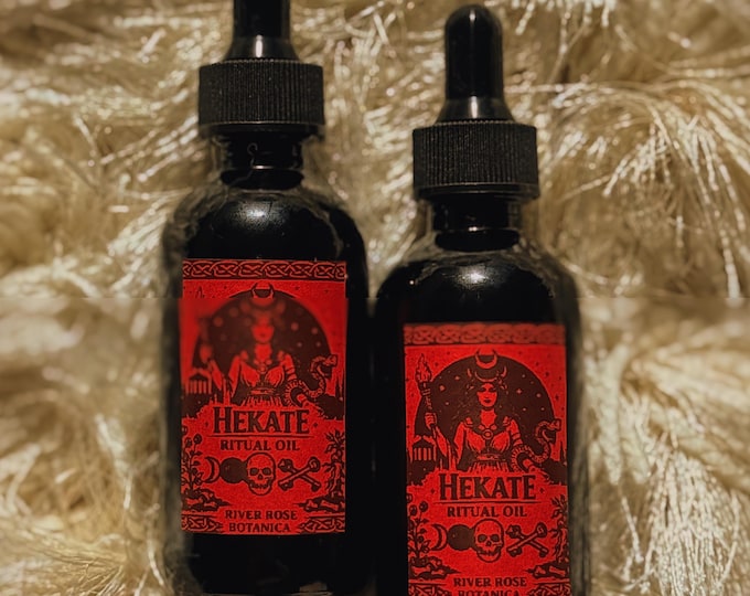 Hecate Ritual Oil 2oz | Hekátē Anointing Oil | Crossroads Magic, Protection, Shadow Work, Hecate Devotee Gift | 60mL