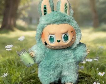 Personaje de fantasía Zalulu con gemas y bebida: muñeco de peluche coleccionable personalizado