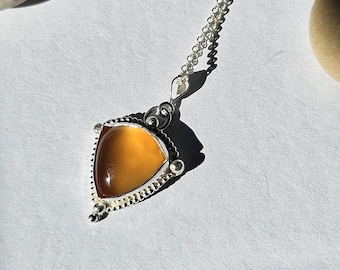 Collar con colgante de calcedonia miel hecho a mano, colgante de plata de ley 925
