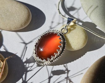 Colgante de calcedonia roja hecho a mano en plata 925 – Collar de calcedonia natural