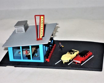 Bachmann Drive-In Hamburger Stand, N Scale Model 7209