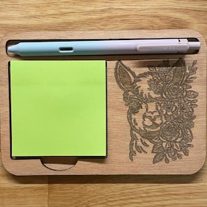 Portanotas adhesivas con llama grabada / Organizador de escritorio rústico de madera / Regalo de oficina