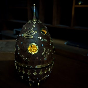 Steampunk Space Themed Assemblage Art Ornament Orrery Sonnensystem Modell mit Licht sonne Stern Karte Holz Ei Deko Skulptur