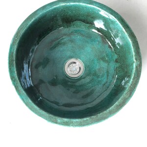 UM5 Okrągła zielona umywalka ceramiczna, nablatowa zdjęcie 3