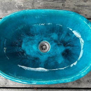 UM48 Oval turquoise sink, overtop washbasin, unusual washstand