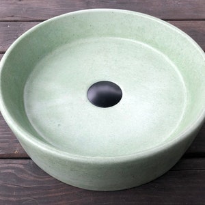 UB19 Mint Round Concrete Sink