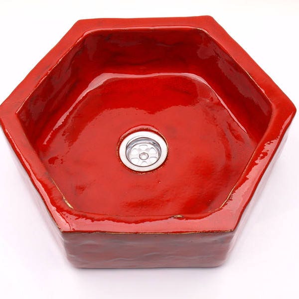 UM56 Lavabo en forme d'hexagone. Couleur rouge intense