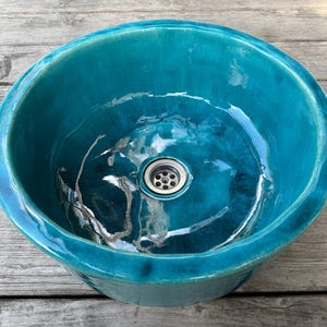 UM5 turquoise ceramic round sink, overtop washbasin, unusual washstand