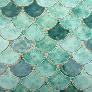RL Green fish scales ceramic tiles - 175pcs - 1m2 = 10,76 sq.ft