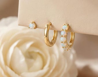 Parure de boucles d'oreilles en or 18 carats, clous d'oreilles opale et créoles Huggie, bijoux délicats superposés, cadeau minimaliste pour tous les jours