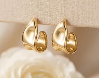 Grosses créoles remplies d'or 18 carats, Huggies épais de forme organique, créoles en or irrégulières minimalistes, bijoux audacieux de tous les jours