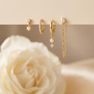 18K guldfyllda 4-delade örhängen, pärlkedja med hänge och Huggie Hoop-design, örhängessmycken med CZ-detalj, minimalistisk present till henne