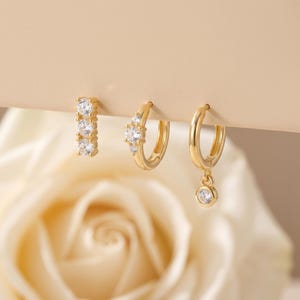 925 Sterling Silber 3-teiliges Ohrring Set, CZ Huggies & Dainty Drop Accent, Schmuck Geschenk für jeden Tag