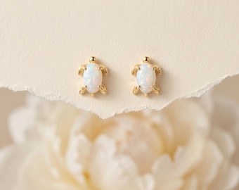 Boucles d'oreilles tortue en argent sterling 925 opale tortue de mer bijoux animaux délicats minimalistes cadeau pour elle boucles d'oreilles nature plage océan