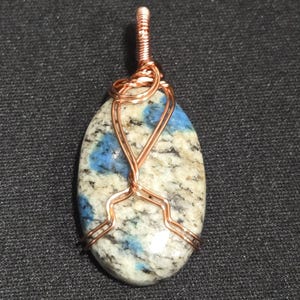 K2ストーン DEWフレアペンダント｜銅線巻き｜第三の目とクラウンチャクラの覚醒と直感の明晰さを促すネックレス