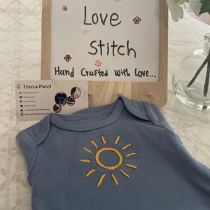 Body per neonato personalizzato ricamato a mano, body estivo, regalo personalizzato per neonato (maschio o femmina, neutro), completo per il ritorno a casa del neonato, baby shower