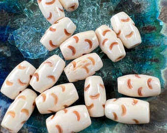 20 Carved Bone Beads, 13mmx7mm with 2mm Hole Approx., Barrel Tube Beads, Antiqued Beige Bone Beads