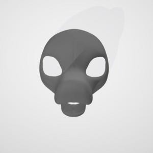 Puede incluir: Una máscara gris impresa en 3D con grandes aberturas oculares ovaladas y una proyección en forma de hocico. La máscara tiene una superficie lisa y está diseñada para ser usada. La forma general sugiere un animal o criatura estilizada.