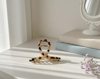 Stijlvolle lichtgewicht gouden haarklem van acetaat Elegante minimalistische haaraccessoire Lichtgewicht accentclip voor dagelijks gebruik Verjaardagscadeau