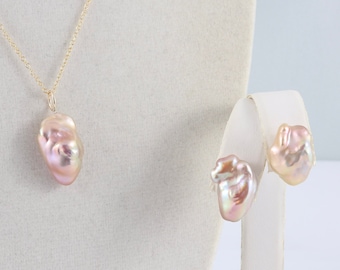 Pearl necklace and earring set, keshi pearl studs, keshi pearl pendant, cultured freshwater pearl set, handcrafted pearl jewelry set